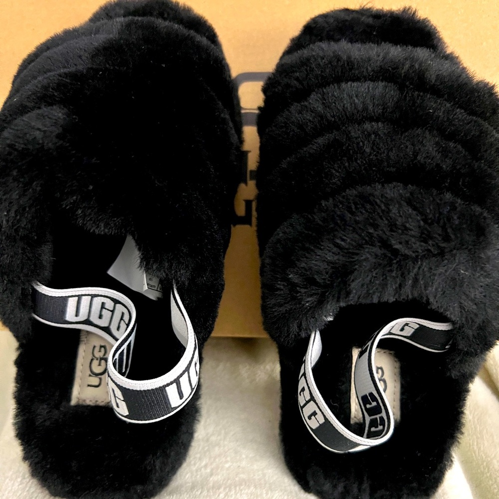 UGG Black Fluff Yeah Slipper. Size 1. New with Box. Kids